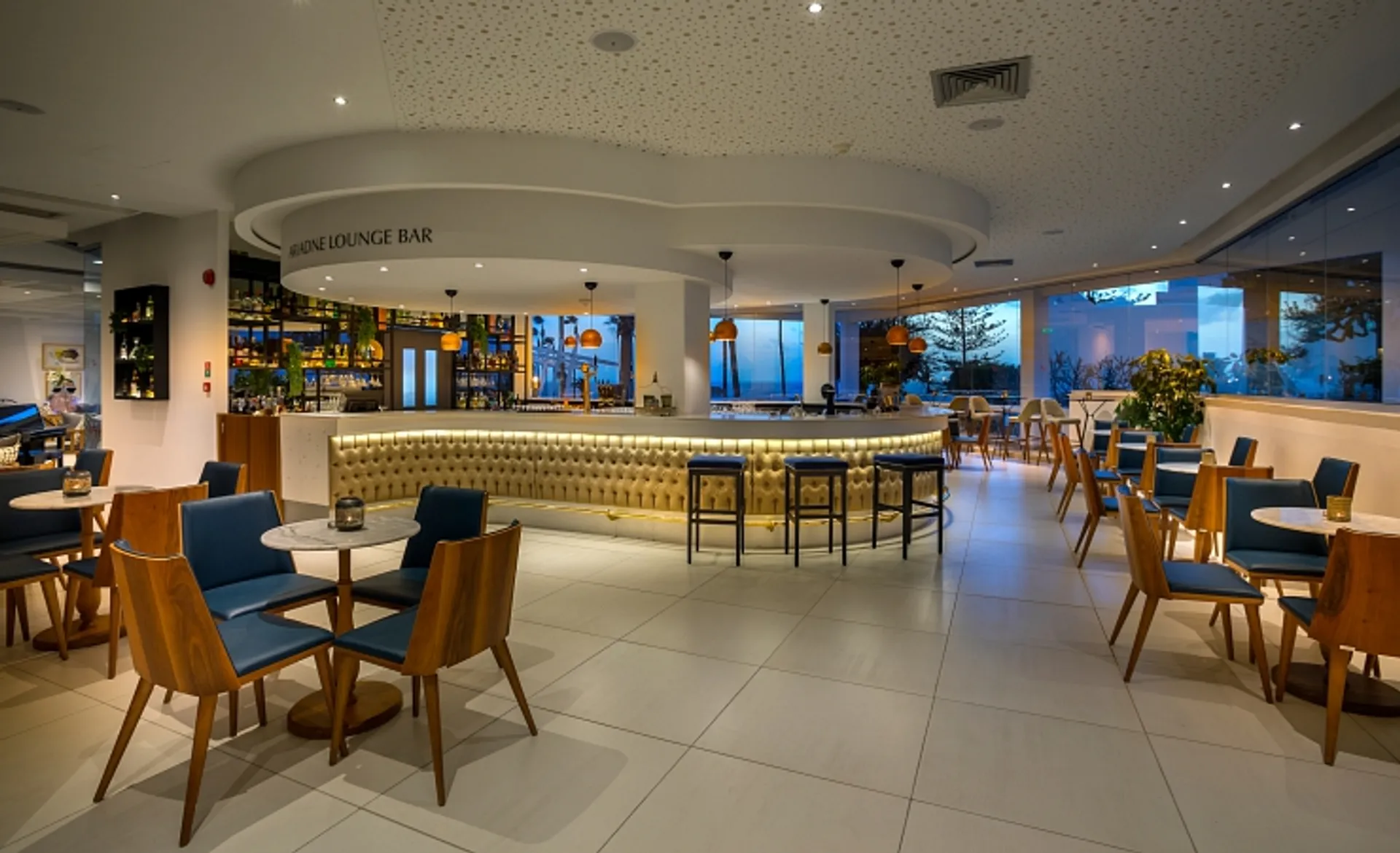 Leonardo Plaza Cypria Maris - Lounge Bar