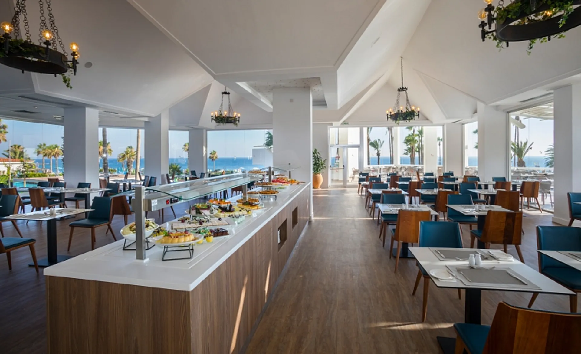 Leonardo Plaza Cypria Maris - Restaurant Dining Area