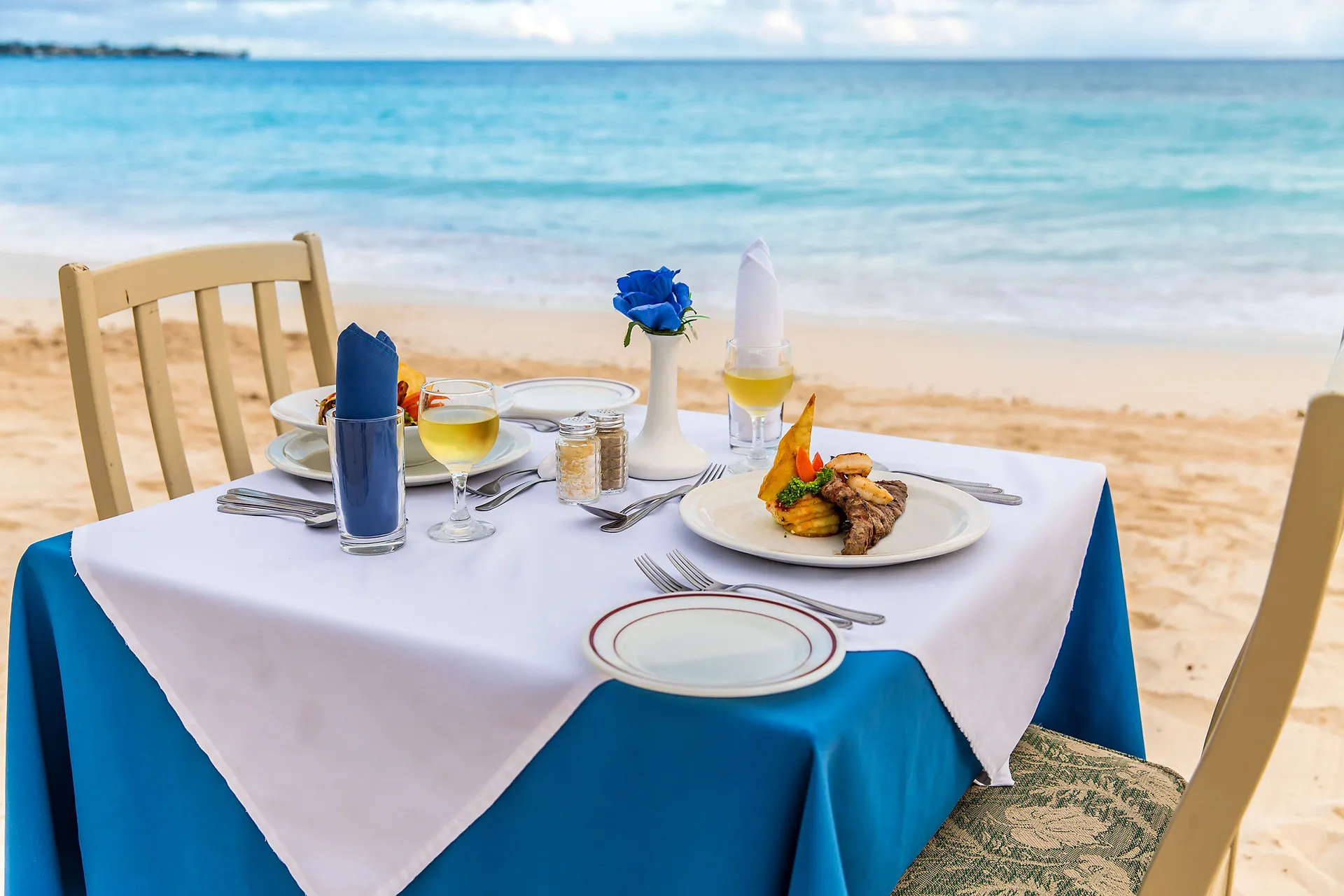 Couples’ dining
