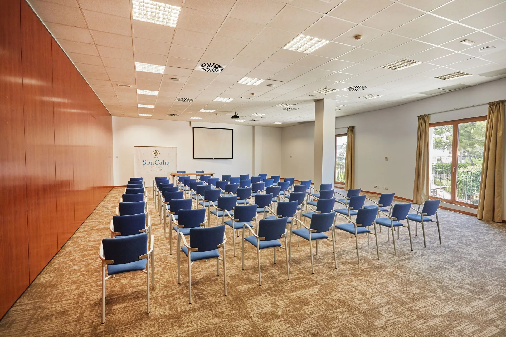 Meeting facility