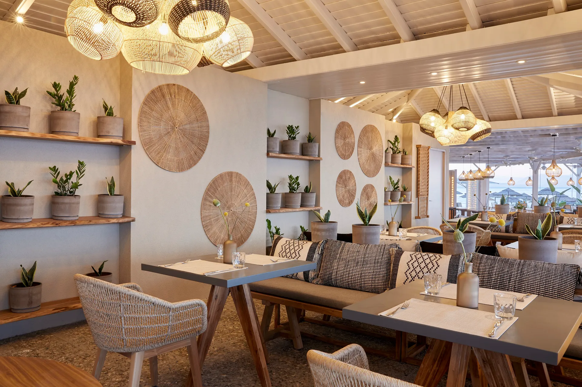 Deck Bar and Grill - Marbella Corfu