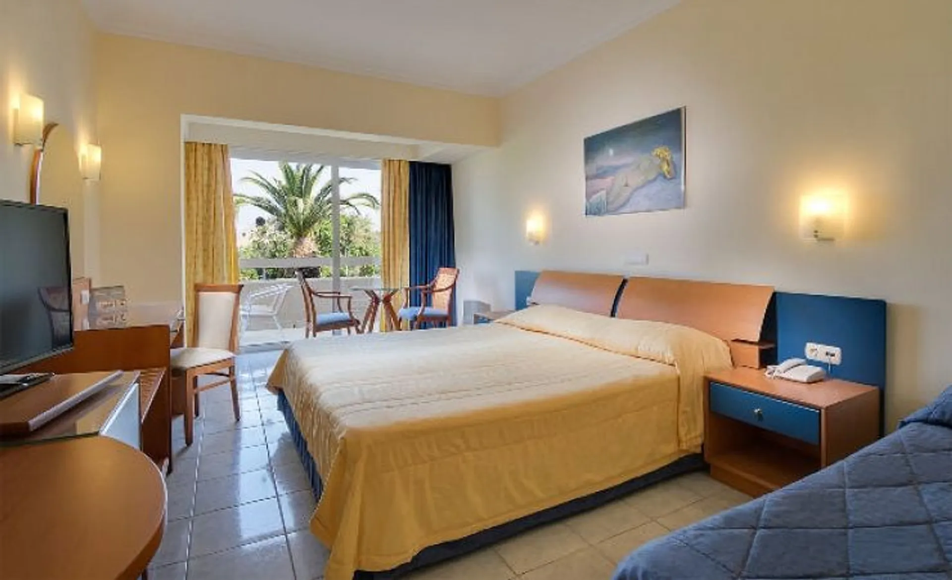 Sun Beach Resort - Bedroom