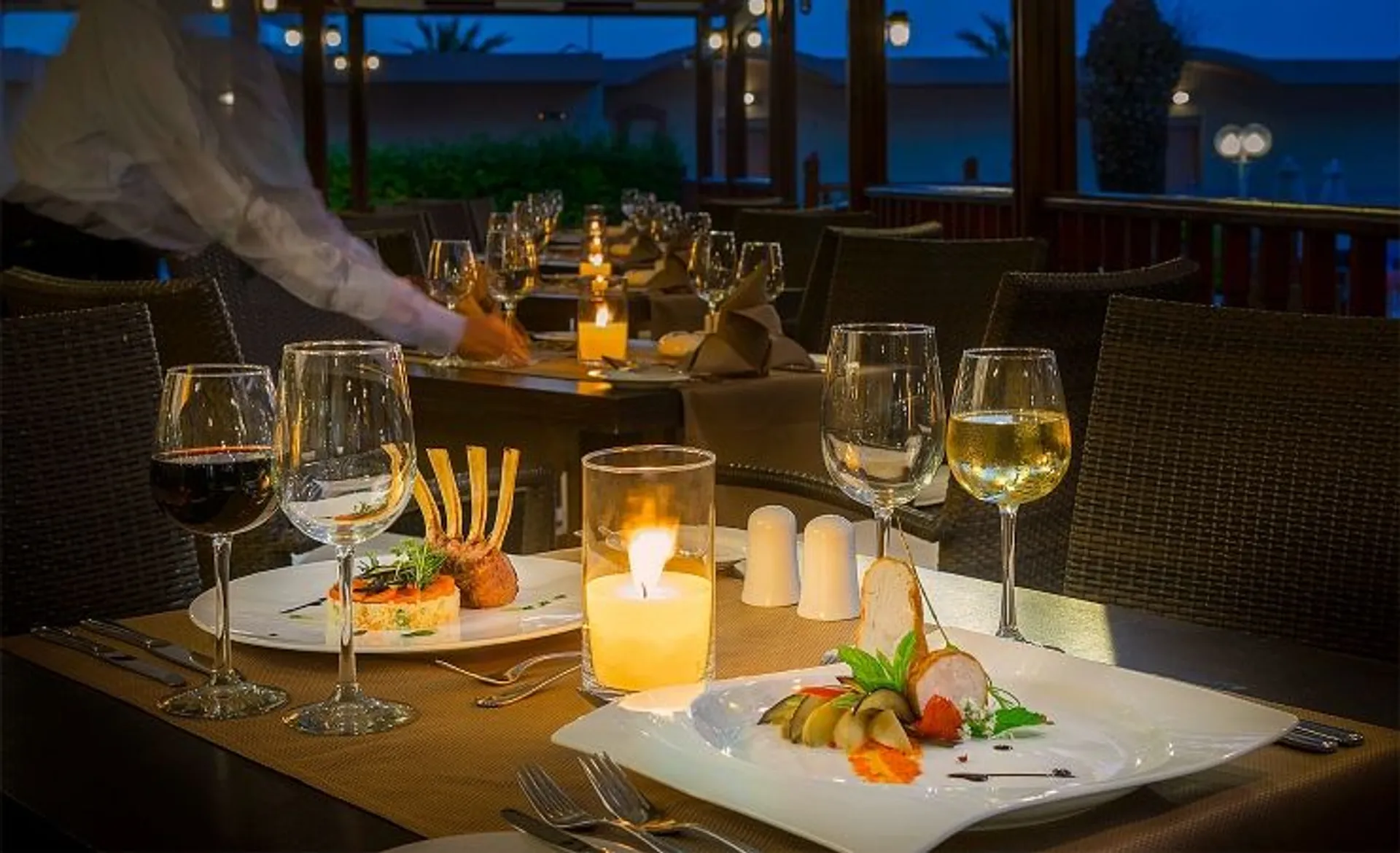 Sun Beach Resort - Dionissos Table
