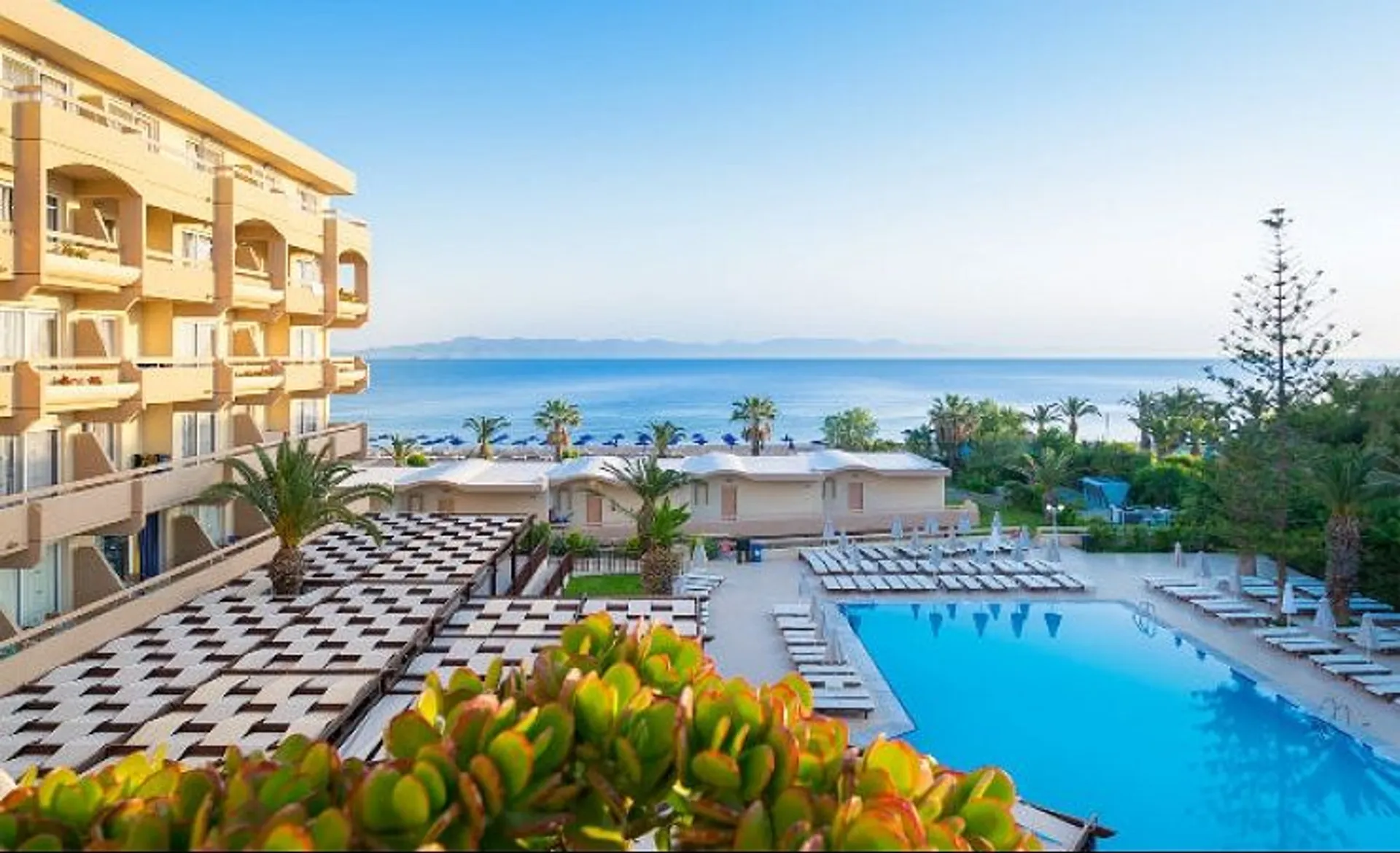 Sun Beach Resort - Pool