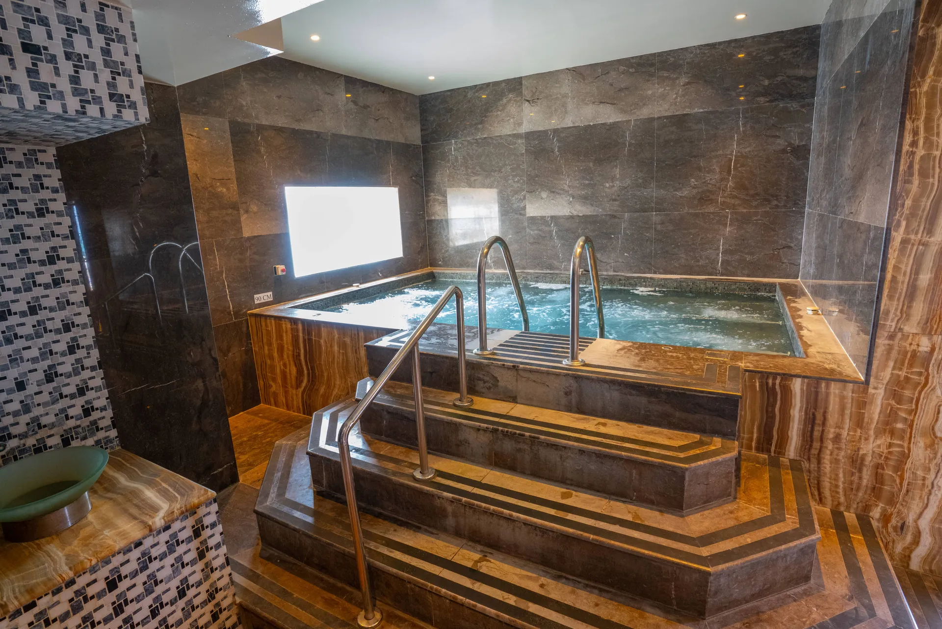 DoubleTree By Hilton Resort and Spa Marjan Island