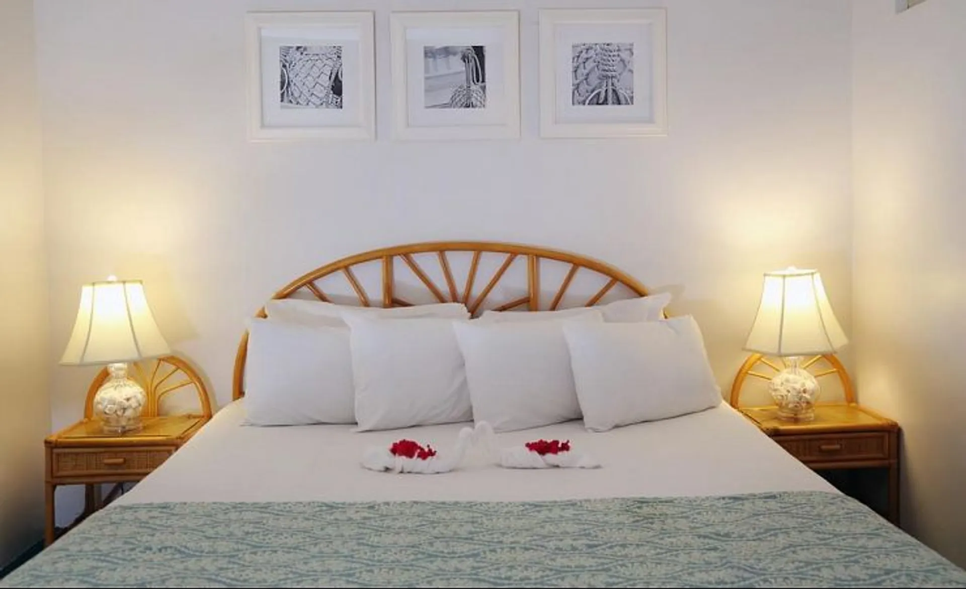 Harmony Suites - Bedroom