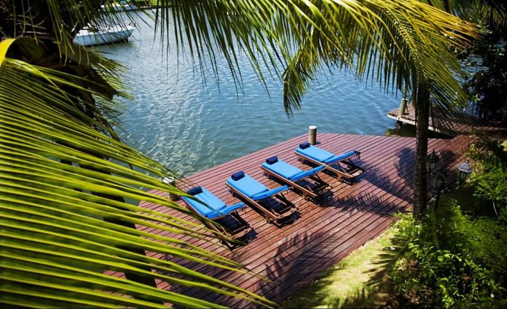 Harmony Suites - Poolarea