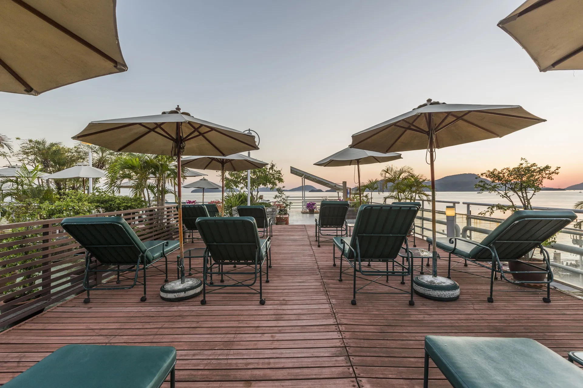 Sun deck