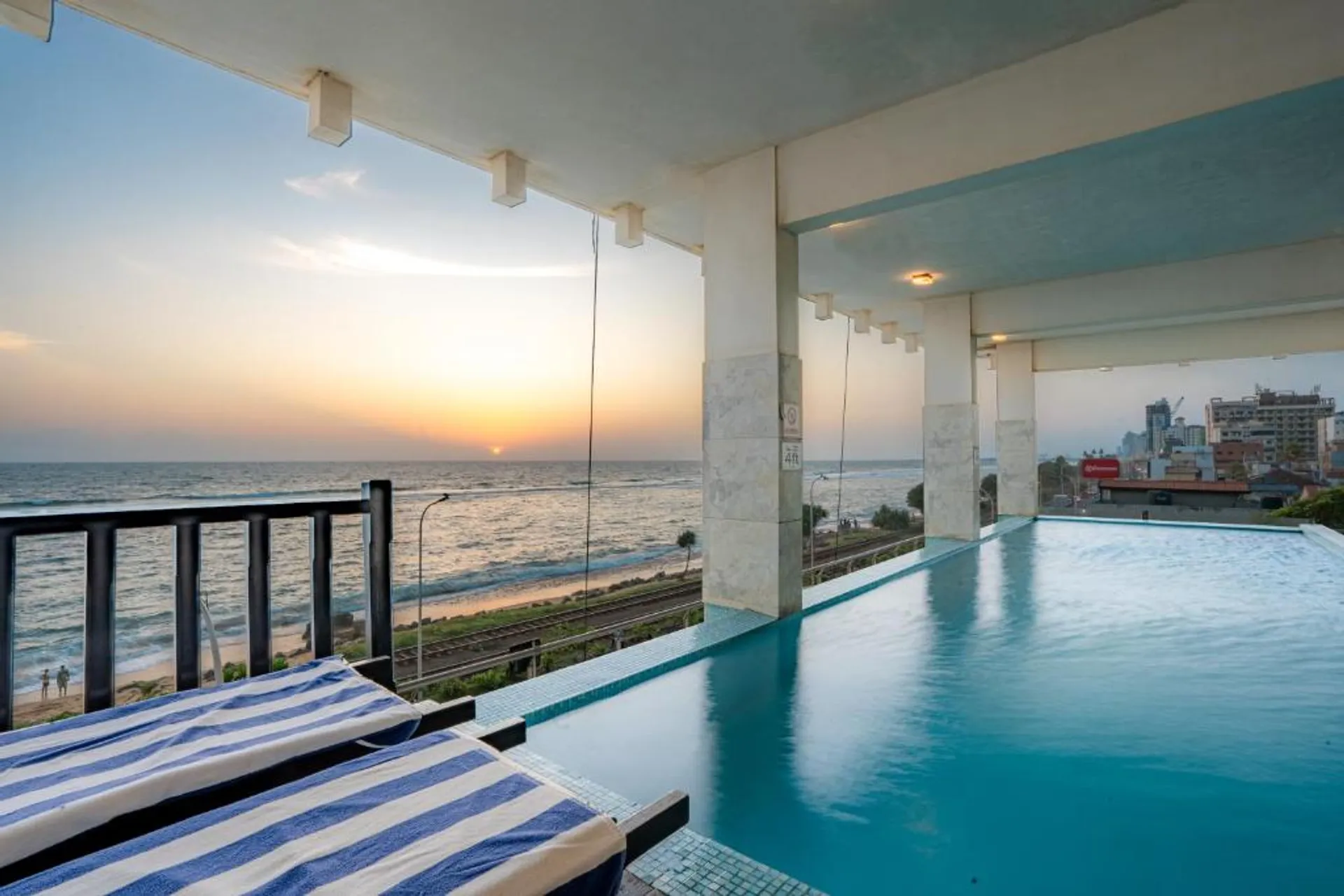 Mirage Colombo Hotel