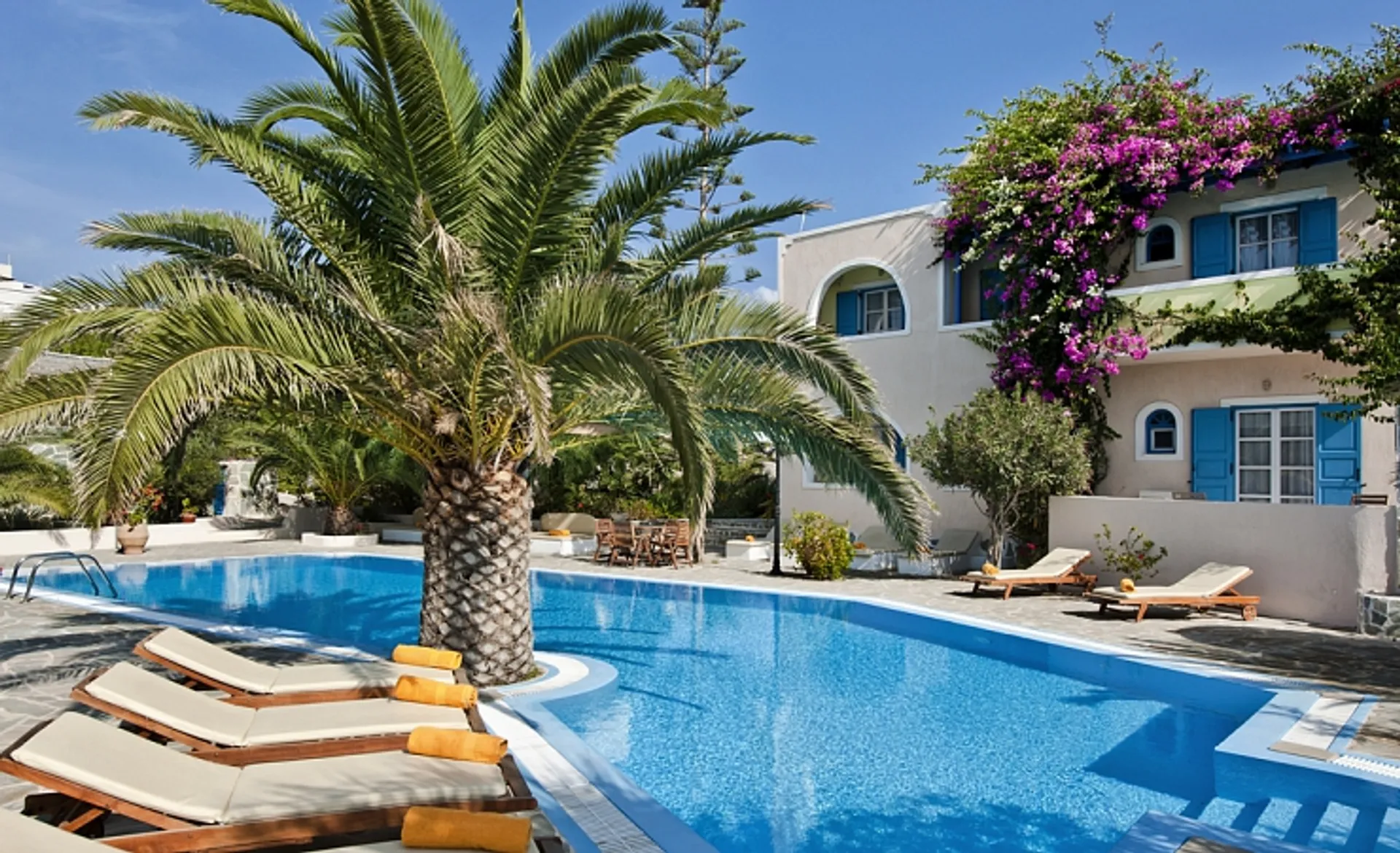 Paradise Resort - Sun Loungers