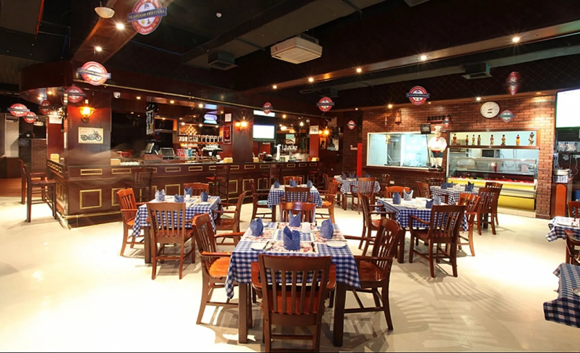 Ramee Guestline Hotel - Rock Bottom Cafe Dine