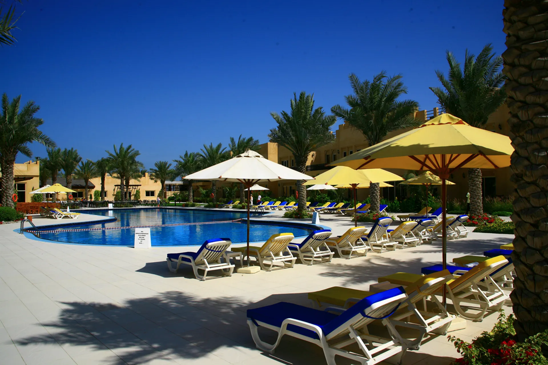 Swimming-Pool - Al Hamra Village Golf and Beach Resort
