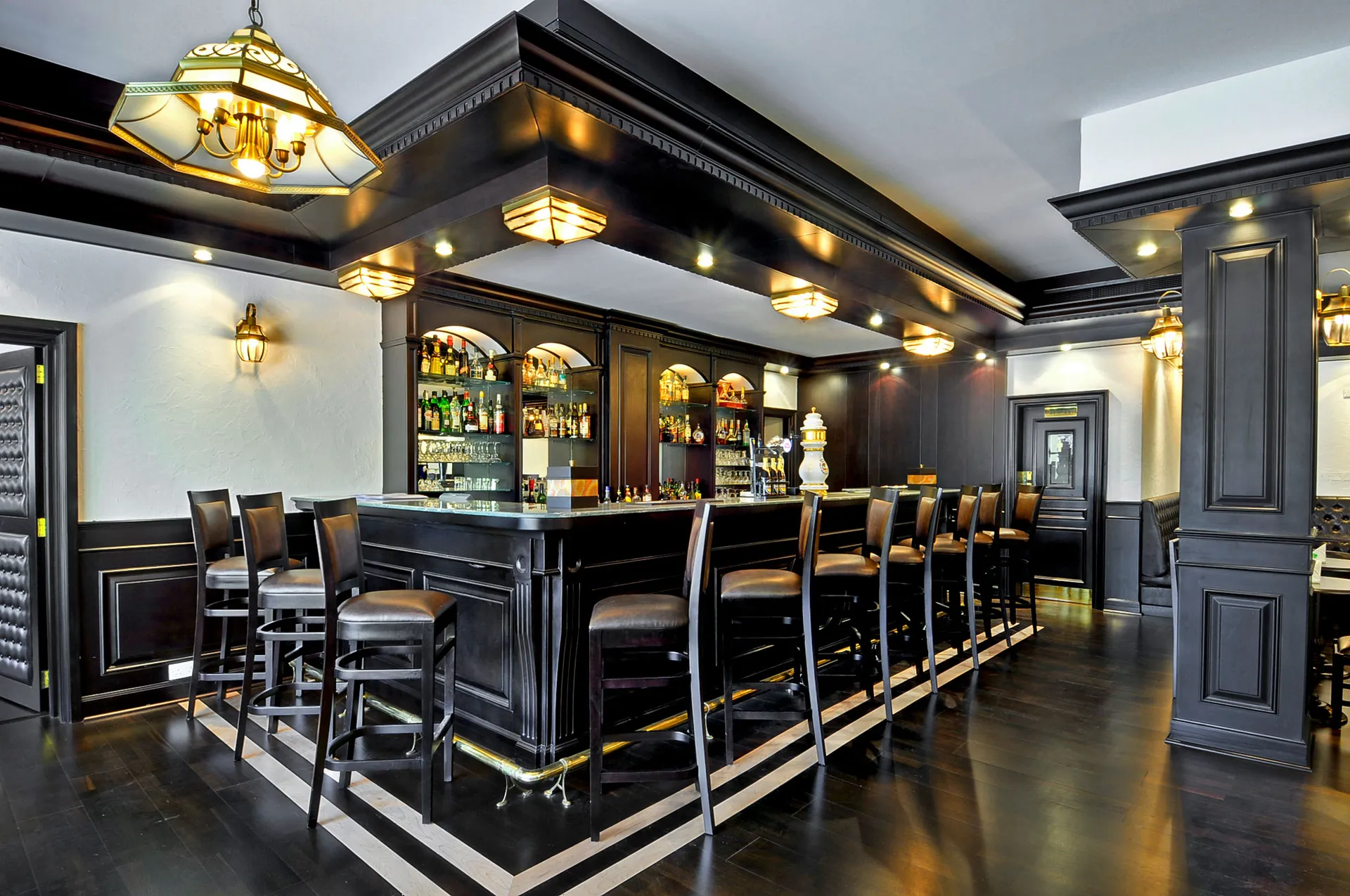 The Village English Pub - Al Hamra Village Golf and Beach Resort