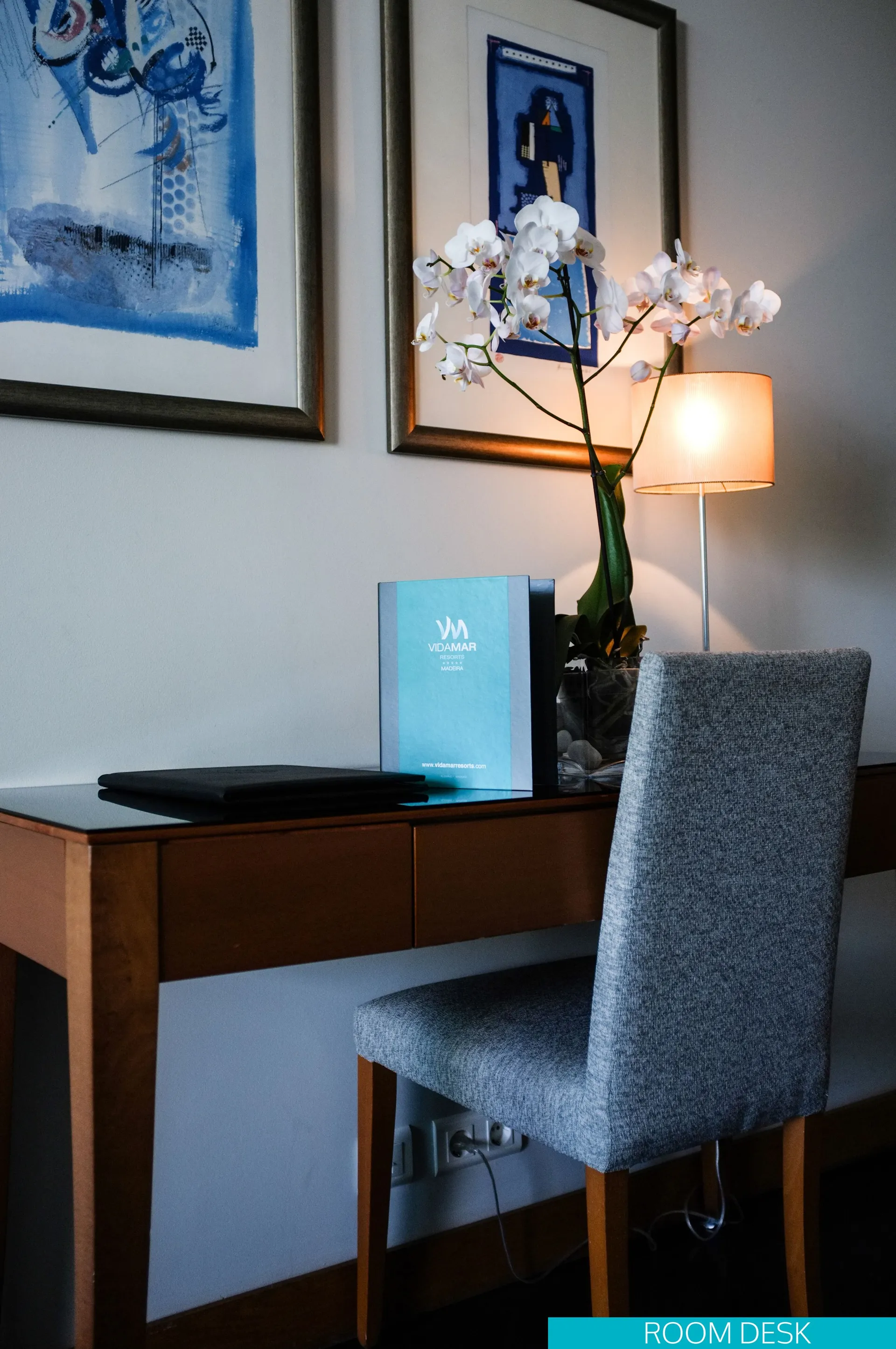 In-room business centre