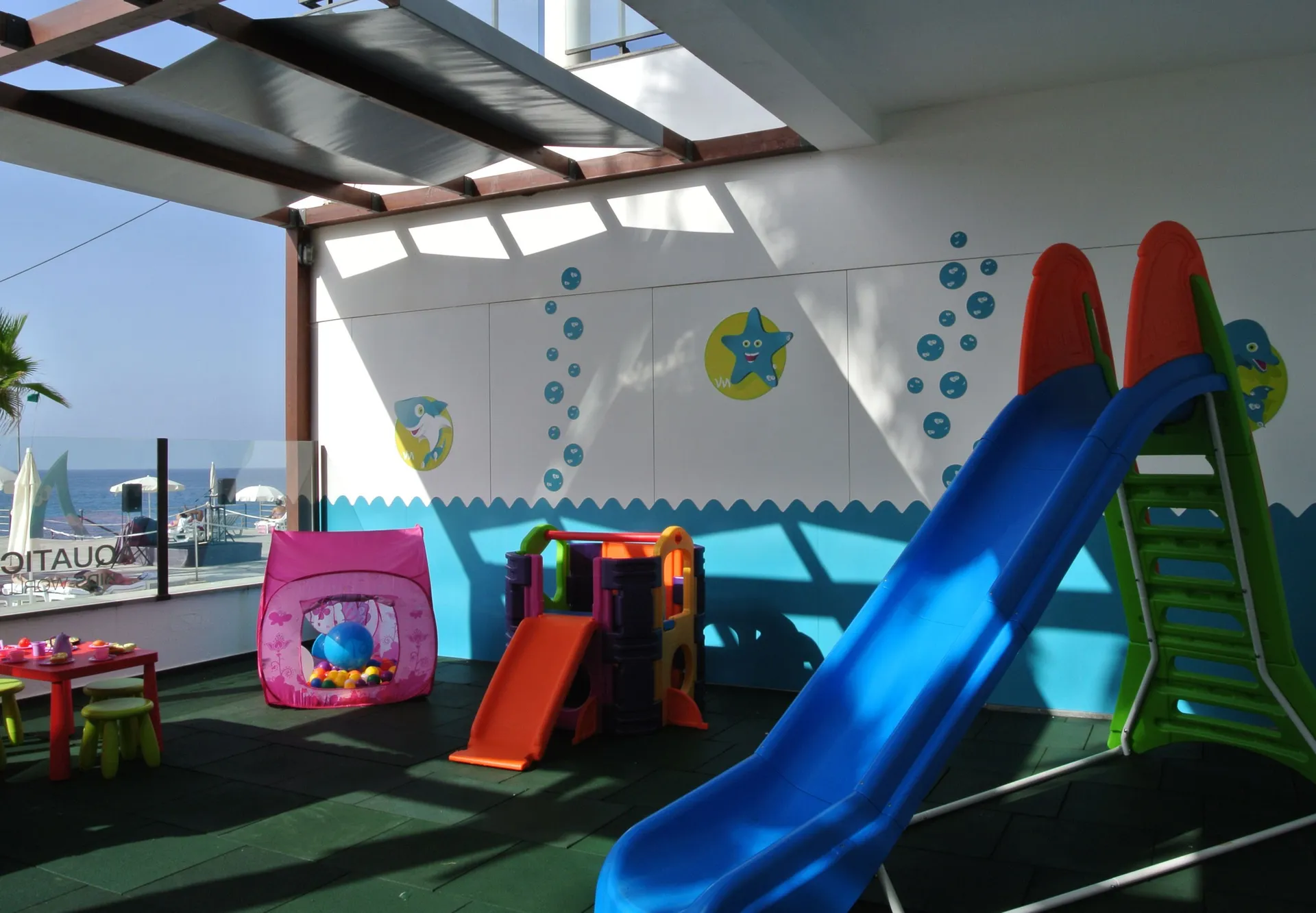 Children’s play area – indoor