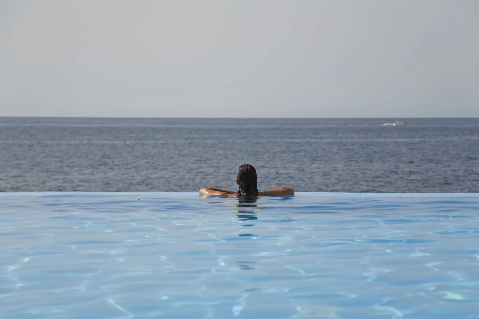 Infinity pool