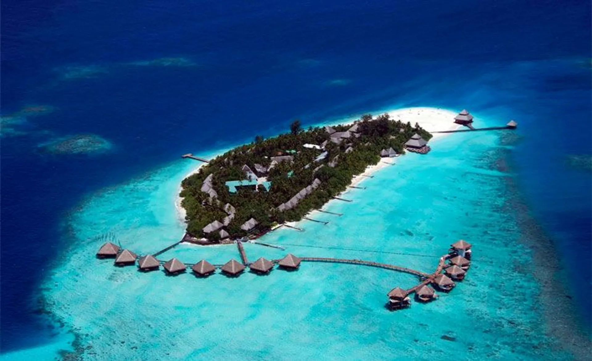Adaaran Club Rannalhi - Island Resort