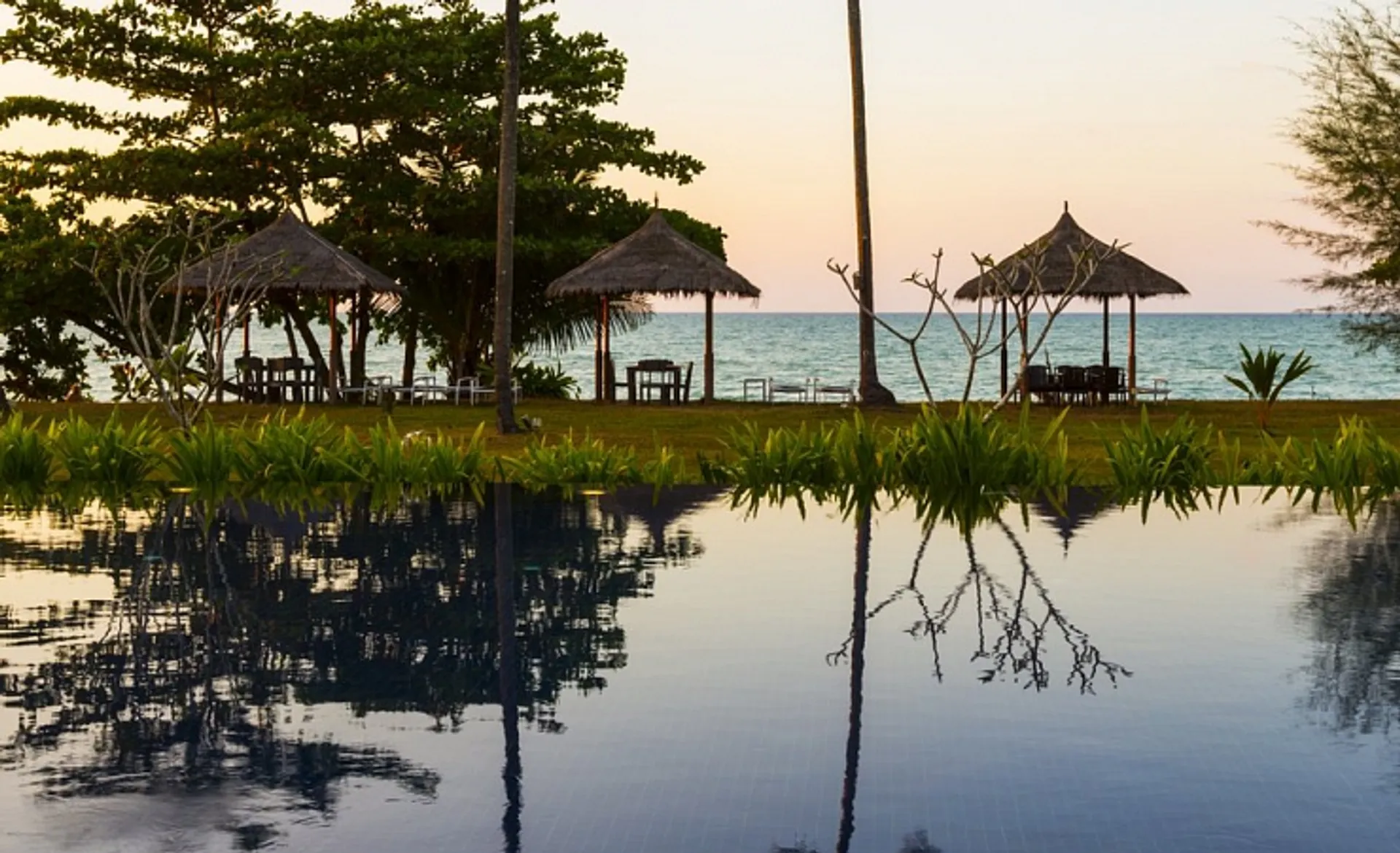 Kantary Beach Villas and Suites - Ocean Pool