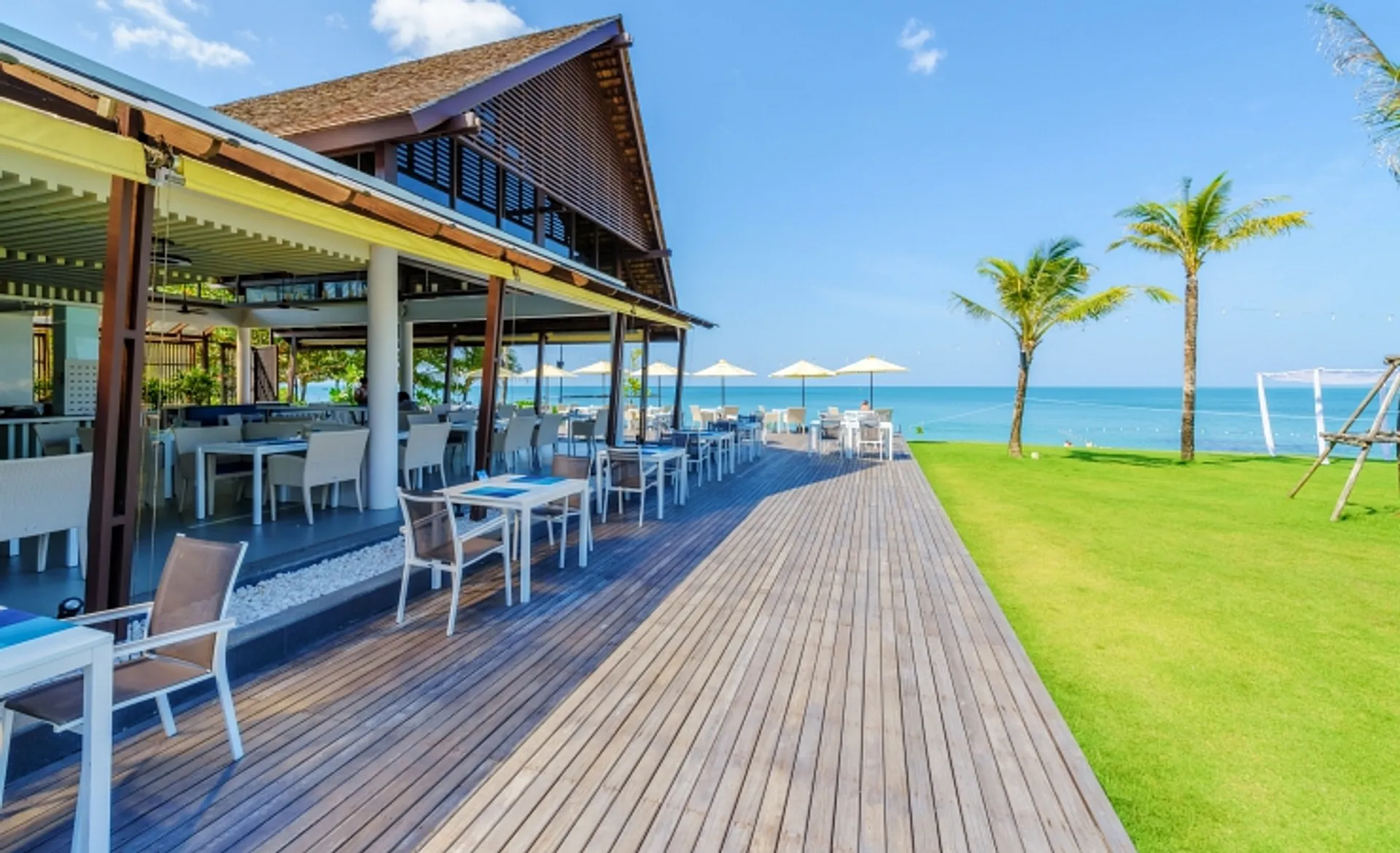 The Sands - Outdoor Restaurant
