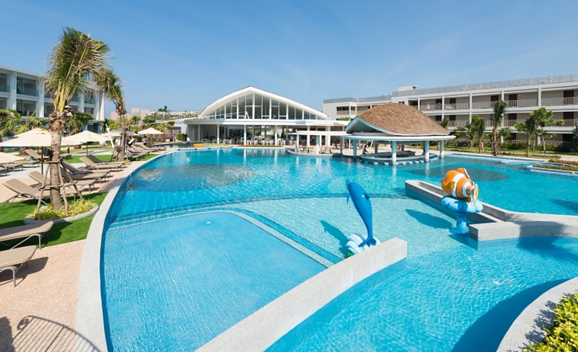 The Sands - Outdoor Swimming Pool
