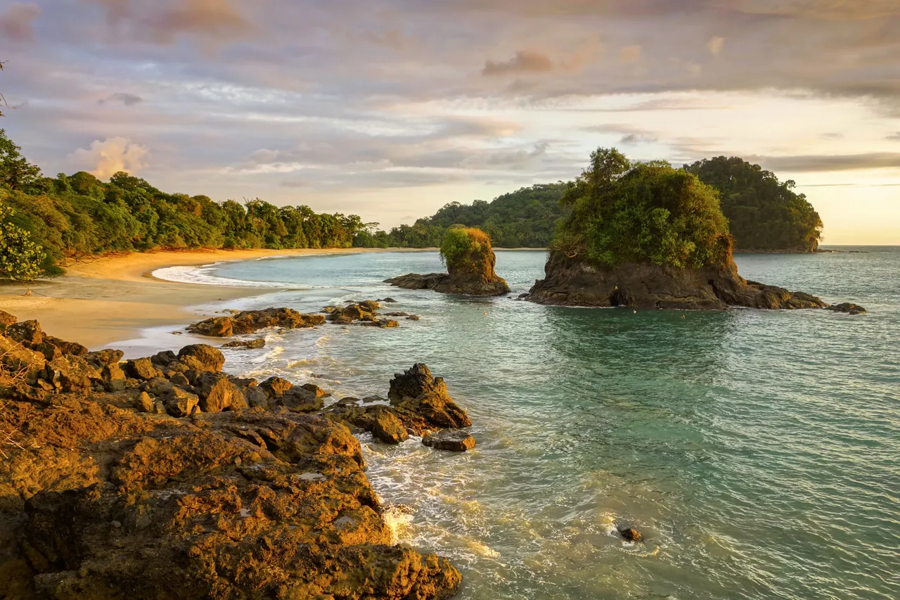 Now Coasta Rica Coast to Coast in Costa Rica | Mercury Holidays