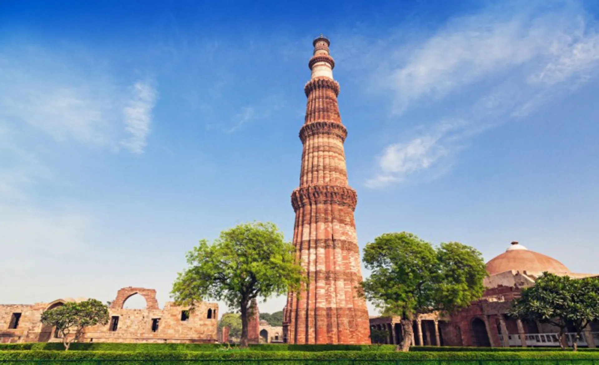Qutab Minar Tower   New Delhi