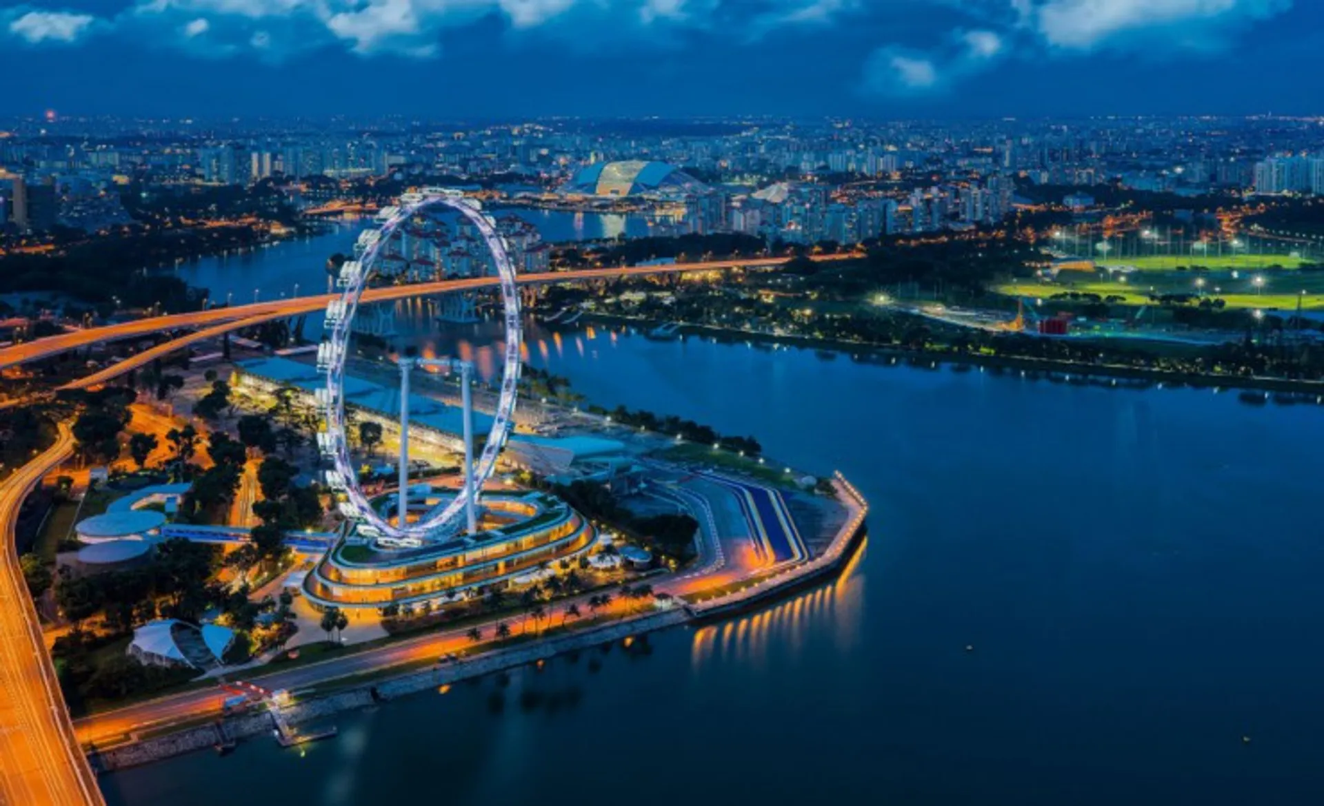 Skyline With Singapore Flyer