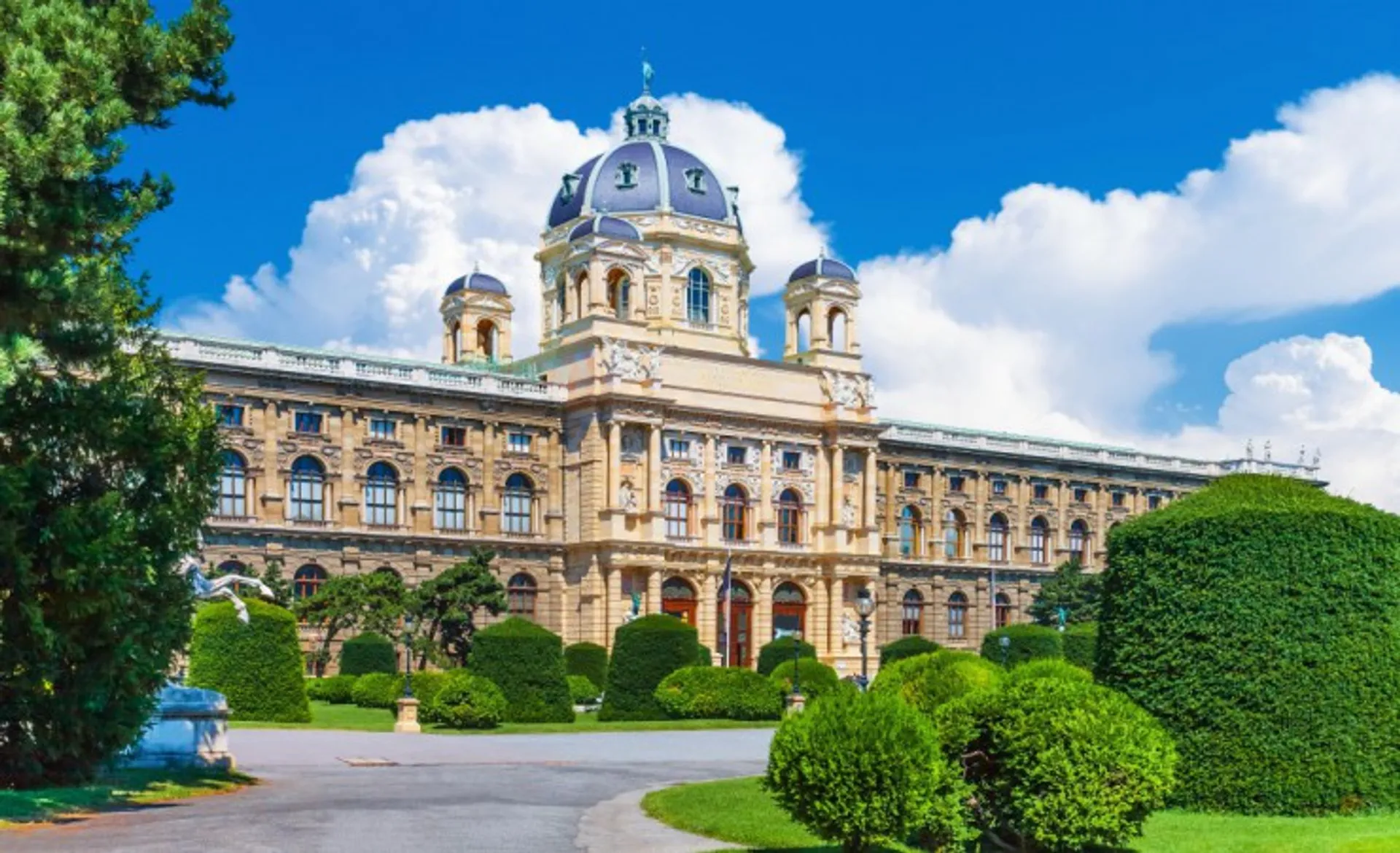 Kunsthistorisches Museum In The Old Town In Vienna