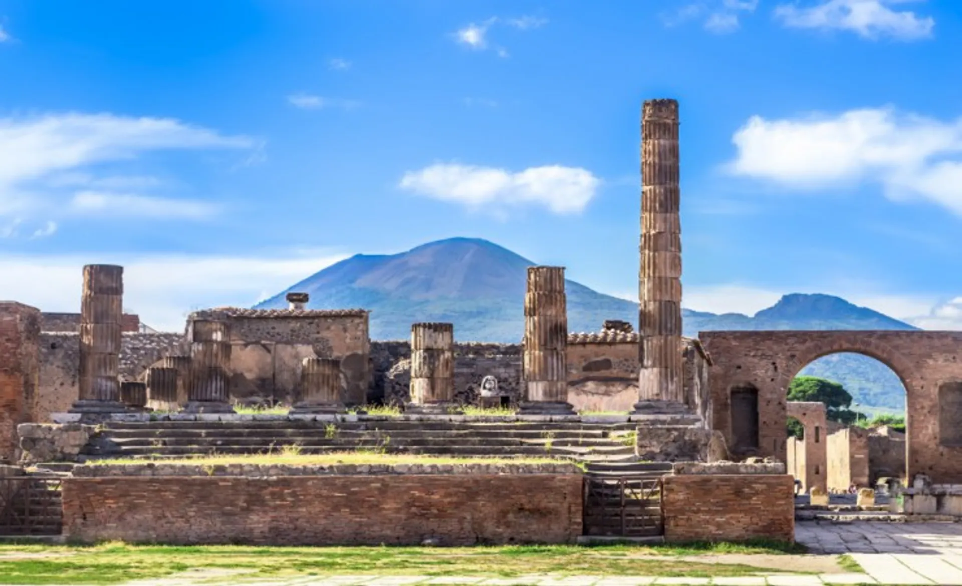 Pompeii_147331900_L