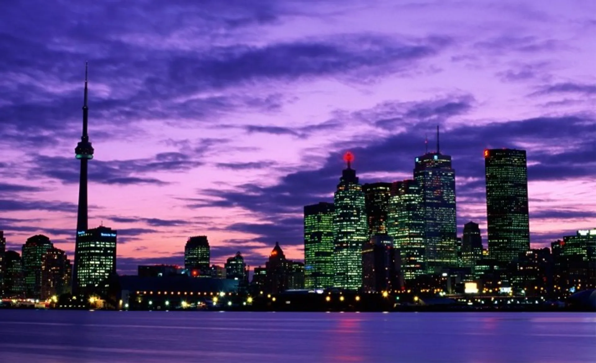 Habourfront And Skyline At Night