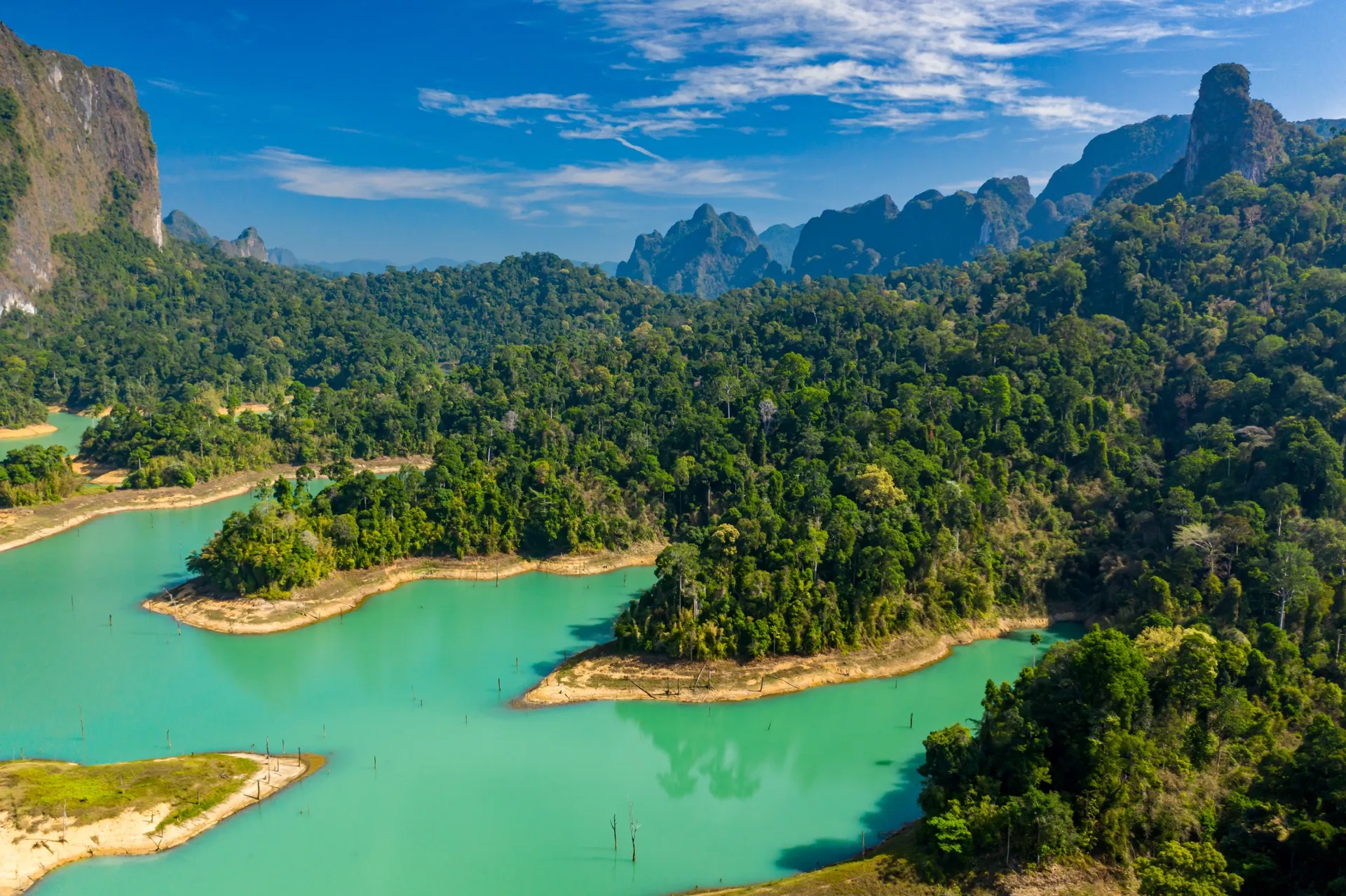 khao sok landscape 146759830.jpg
