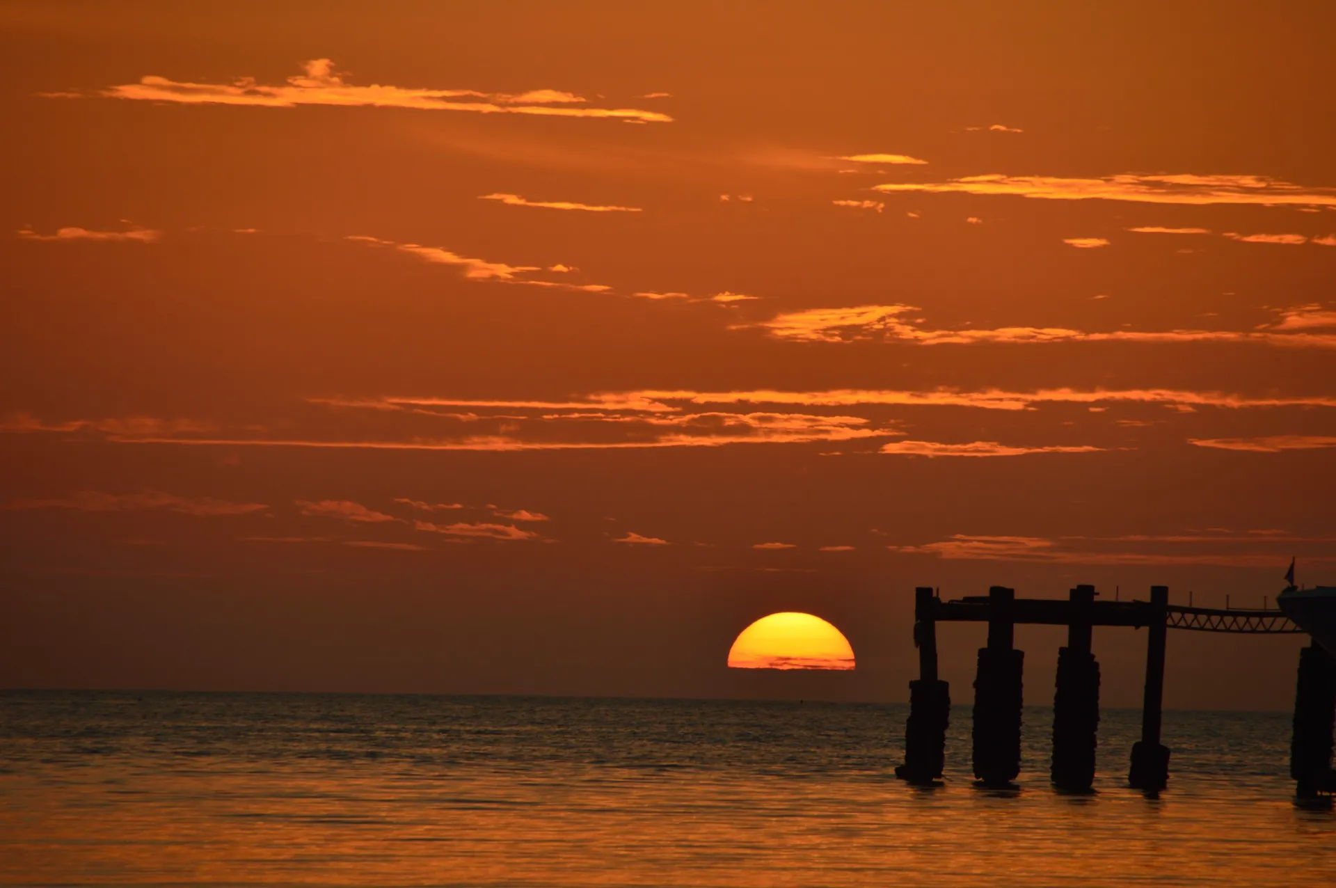 samui sunset 111017700.jpg