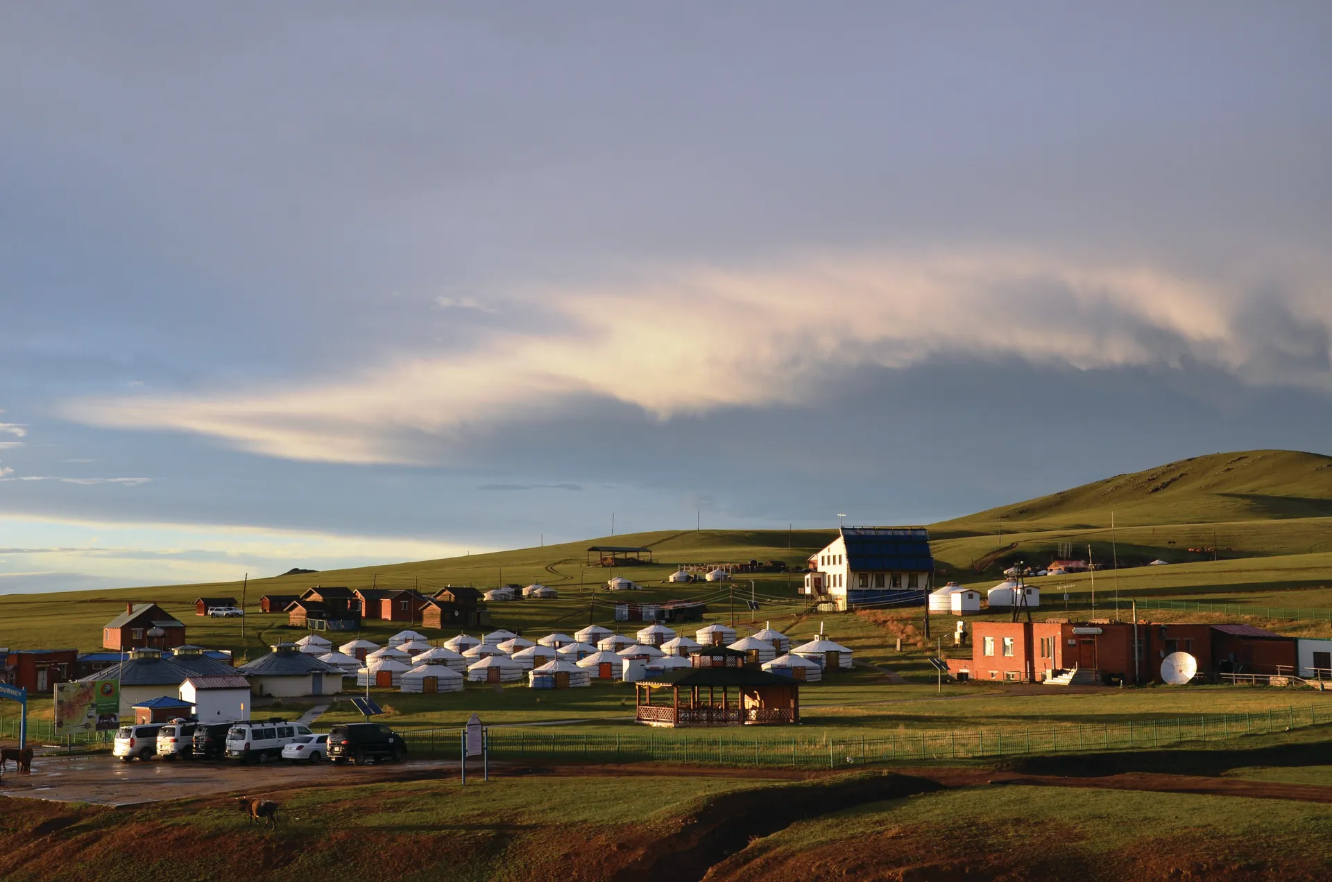 Hustai Standard Camp