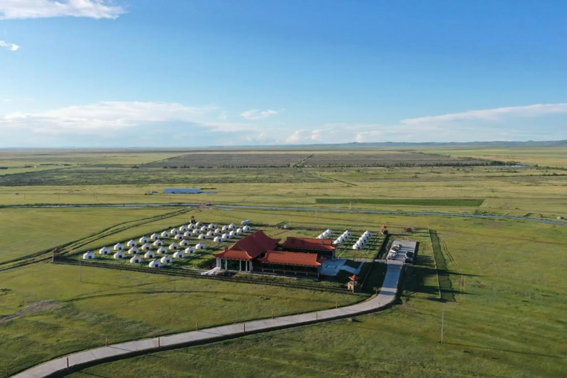 Secret of Silk Road Deluxe Camp