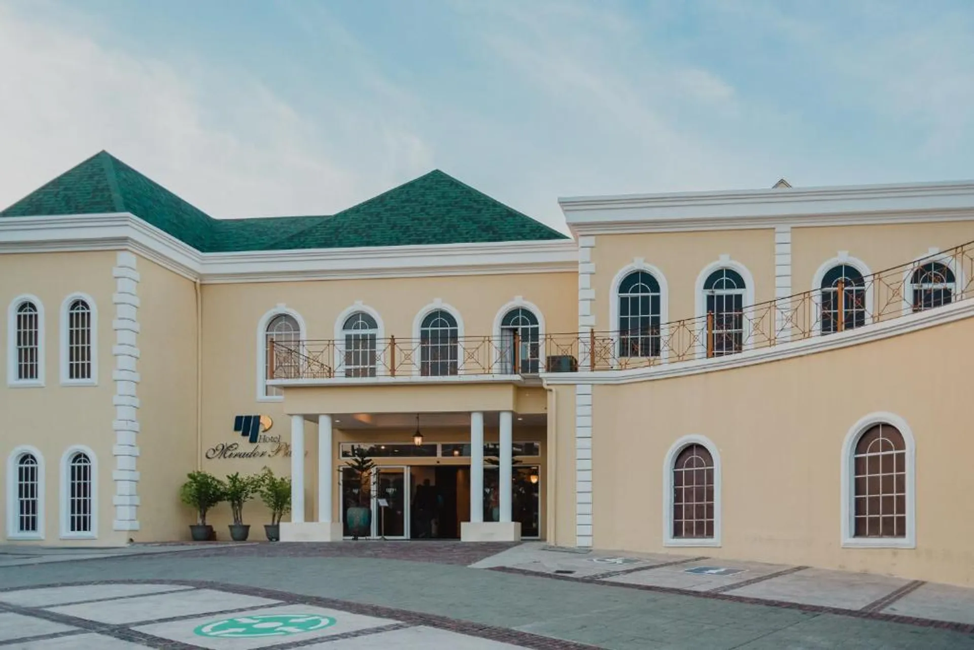 Mirador Plaza Hotel