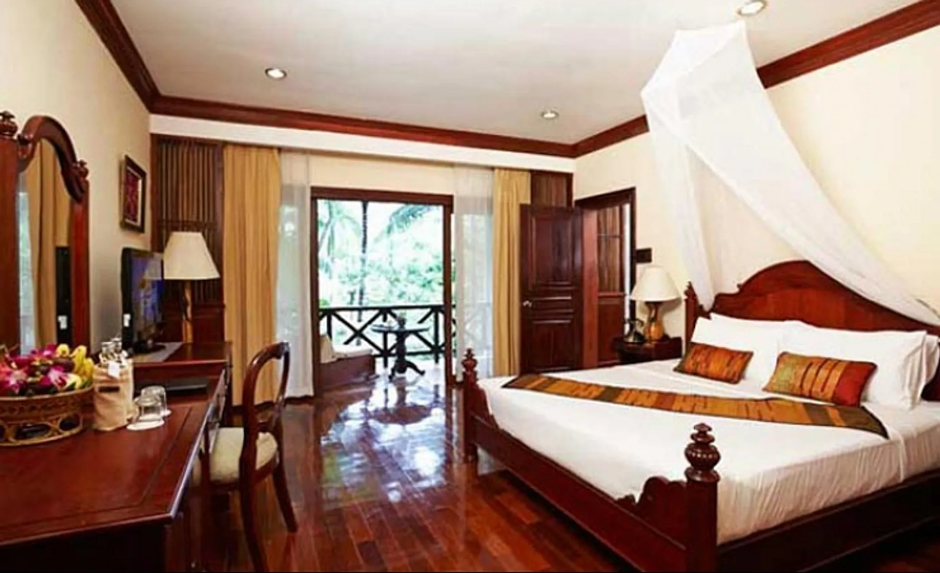 Santi Resort and Spa