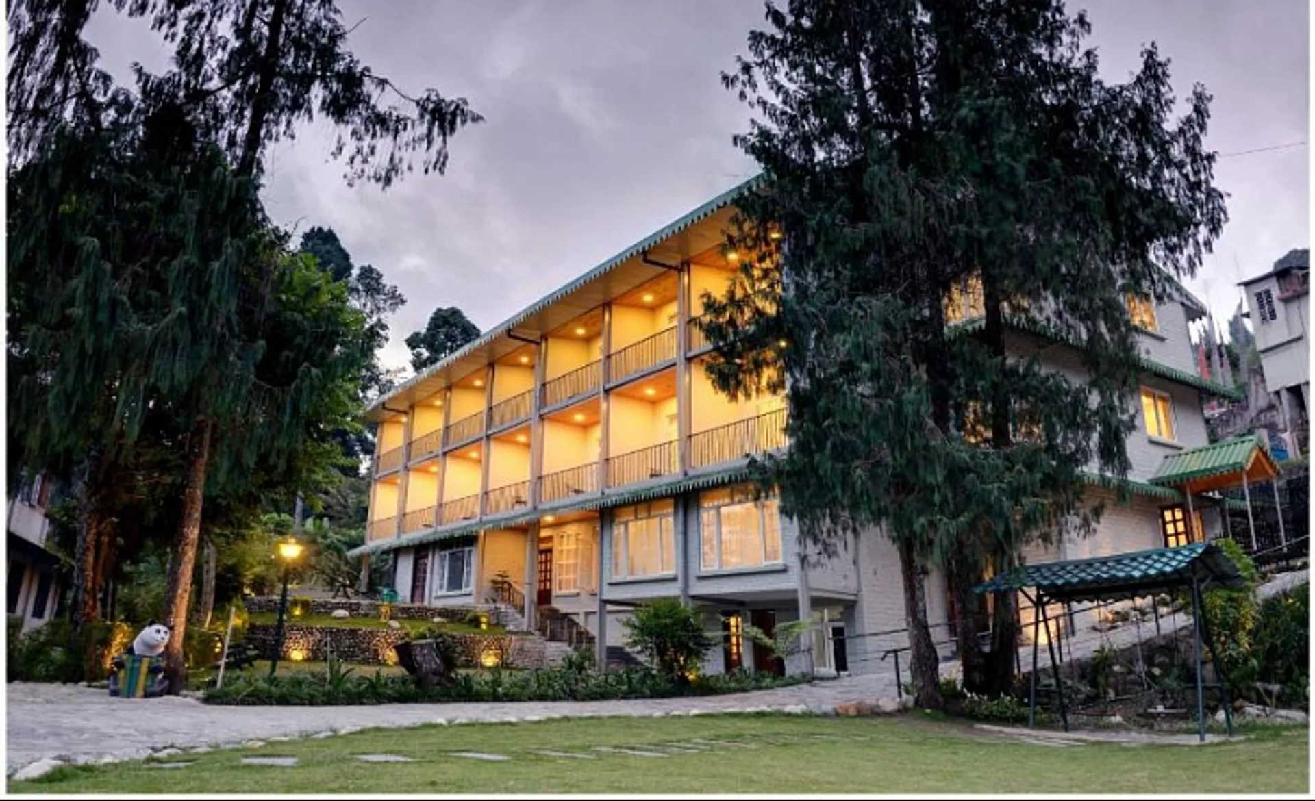 Hotel Summit